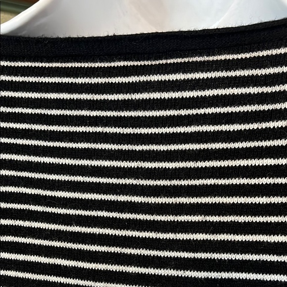 Eileen Fisher Oversized Sweater Black and White Striped V-Neck Long Sleeve Sz L - Picture 6 of 9